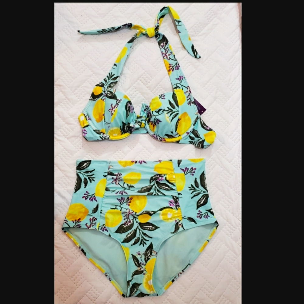 Bikini (Brass 34B and pantie S), color Green and Print. Brand Adore Me